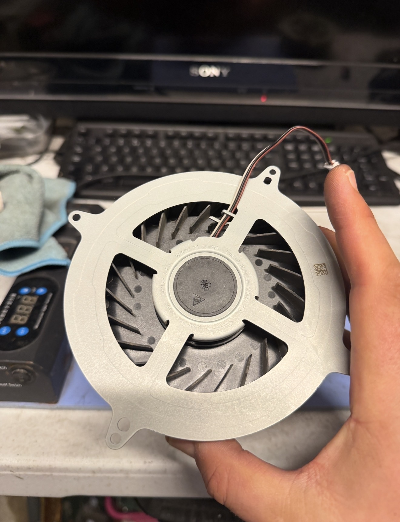 PS5 fan cleaned and spotless after deep clean