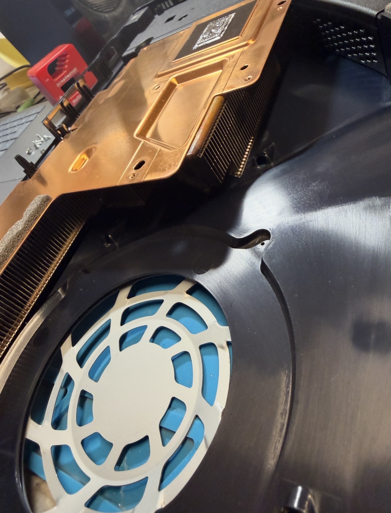 PS5 heatsink cleaned with clear fins after service